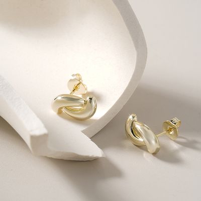 Twist & Turn Earrings Gold